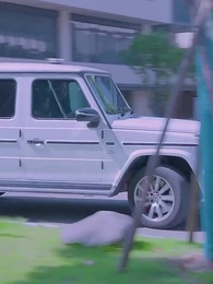 [Dubbed] After Flash Marriage: The Mature Guy Dotes on Me Obediently - Episode 28