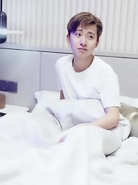 被校花撞飛後，我茍成了世界首富 - Episode 94