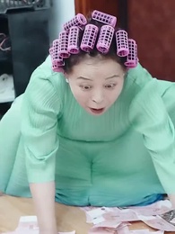 第27集 - 被校花撞飛後,我茍成了世界首富