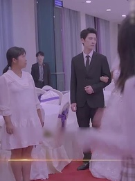 [Dubbed] After Flash Marriage: The Mature Guy Dotes on Me Obediently - Episode 4