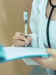 Setelah Bercerai Mantan Suami Memohon Untuk Menikah Kembali - Episode 7