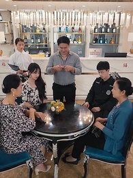 棄婚當日，我被首富千金逼婚 - Episode 5