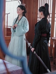 ตอนที่ 37 - รายงานพระองค์, สมเด็จพระราชินีต้องการหย่า