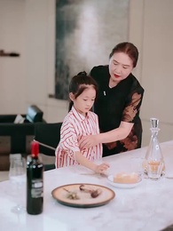 Episode 71 - A Divorced Mom and Her Fabulous Six