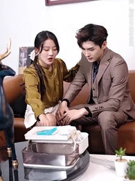 Episode 77 - [Dubbed] Secretary Ye's Attached Boss