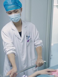 替嫁後發現老公是隱藏首富 - Episode 82