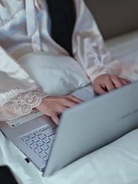 [Dubbed] The CEO is a Paper Figure - Episode 76