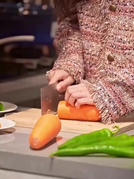 [Dubbed] Ms. Green, How Dare You Escape with My Baby! - Episode 75