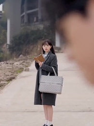 Bosan Jadi Nona Kaya, Hanya Ingin Jadi Karyawan - Episode 37