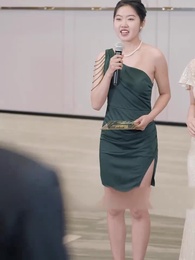 [더빙 버전] 청결팀 여 직원이 사장님이라 - Episode 100