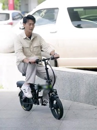 ซุปเปอร์สตาร์สาวตามจีบหลังผมเป็นเศรษฐี - Episode 20