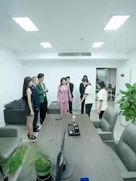 Die CEO als Putzfrau getarnt - Episode 34