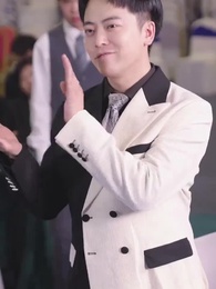 World Currency Devaluation: Pursued by a Famous Actress - Episode 53