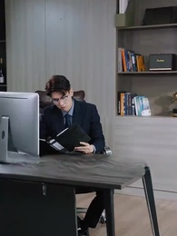 Episodio 31 - Adorada por CEO después de salir mi trabajo