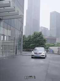 الحلقة 85 - المديرة جنة عاملة النظافة