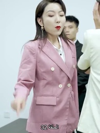 المديرة جنة عاملة النظافة - Episode 32