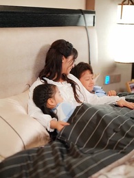 Meet You Around the Corner - Episode 82