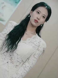 ทั้งโลกต่างจับจ้องมาที่เธอ - Episode 69