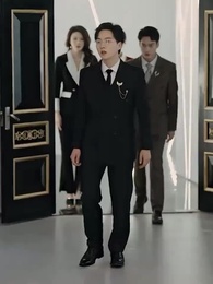 ทั้งโลกต่างจับจ้องมาที่เธอ - Episode 4