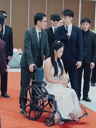 Putri Kaya Menggemparkan Pesta - Episode 26