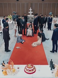 Putri Kaya Menggemparkan Pesta - Episode 30