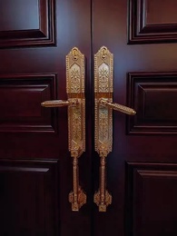 被虐離婚後，厲總跪求我回頭 - Episode 10