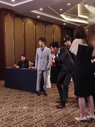 Karena Harga Jatuh, Aku Dikejar CEO Cantik - Episode 33