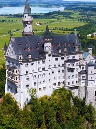 Episode 1 - Die königliche Erbin als Dienstmädchen!