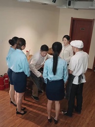 Episode 4 - Anak Perempuan Kaya Raya ku