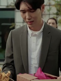 Épisode 15 - Le Retour de Mme la PDG