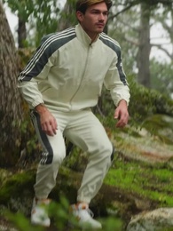 Épisode 19 - [Doublé] La compagne non désirée