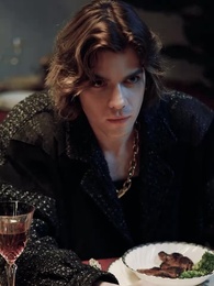 Verliebt in meine Alpha-Professorin - Episode 49