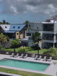 Pregnant as a Virgin - Episode 3