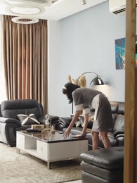 Episode 35 - Chased by a Billionaire and His Child