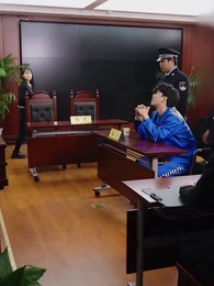 Wanita Berhati Serigala - Episode 32