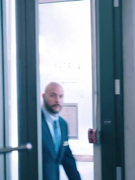 PDG m’aime, une femme ménopausée - Episode 8