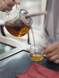 23화 - 차가운 가면 아래