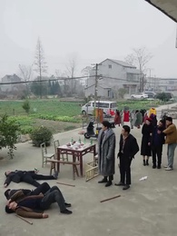 Episode 14 - Rich & Ridiculous