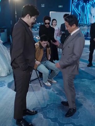 Episode 40 - Rich & Ridiculous