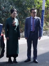 Episode 31 - Rich & Ridiculous