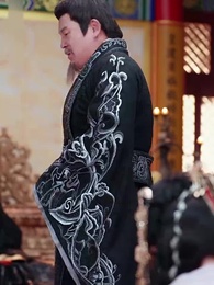 الحلقة 25 - حِينَ يُعانِقُ القَمرُ