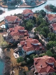 Kurir Makanan Sensasi CEO - Episode 1