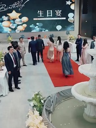 Festa di compleanno: la figlia stupisce tutti - Episode 10