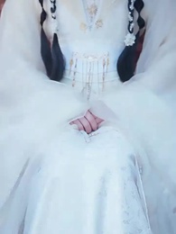 Episódio 1 - [Dublado] Sob a Luz das Flores Caídas