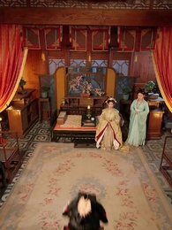 Episode 44 - Orphan Girl Became the Empress