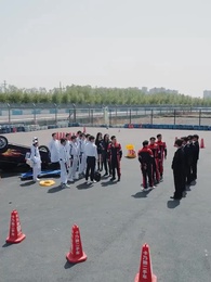 タクシー運転手が車神 - Episode 10