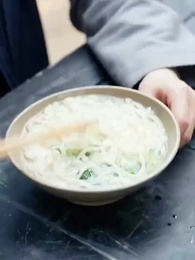 Pria yang Kuselamatkan Ternyata Pangeran? - Episode 61