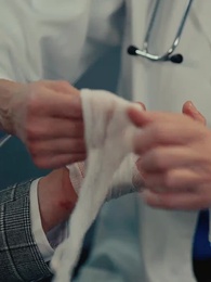 Love, Betrayal and Queen's crown - Episode 30