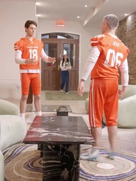 Desiderata dal campione di football miliardario - Episode 42