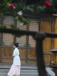 Episode 37 - Scents and Scandals at the General's Manor